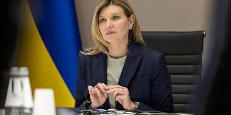Guerra Ucraina, Zelenska: “A un certo punto dovremo pronunciare parola fine”
