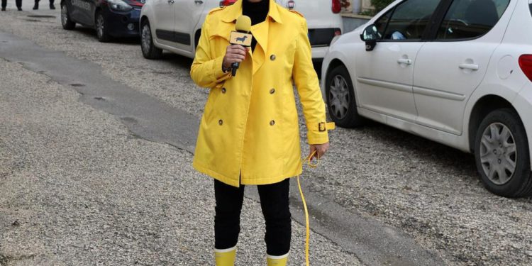 ‘Striscia’: Petyx aggredita a Campobello di Mazara