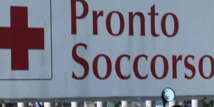 Agrigento, botte e ustioni da sigarette a bimbo di 4 anni: indagati madre e compagno