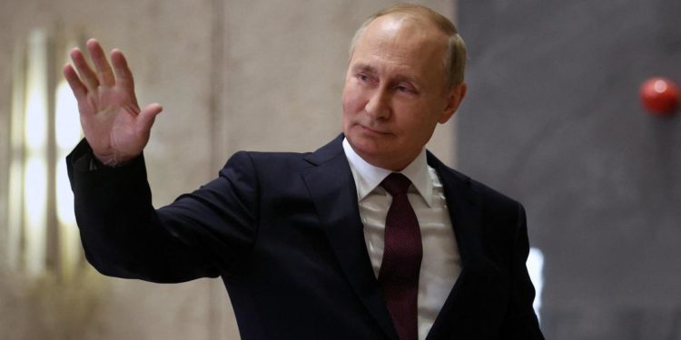 Ucraina, Putin: “Tutto procede secondo i piani”