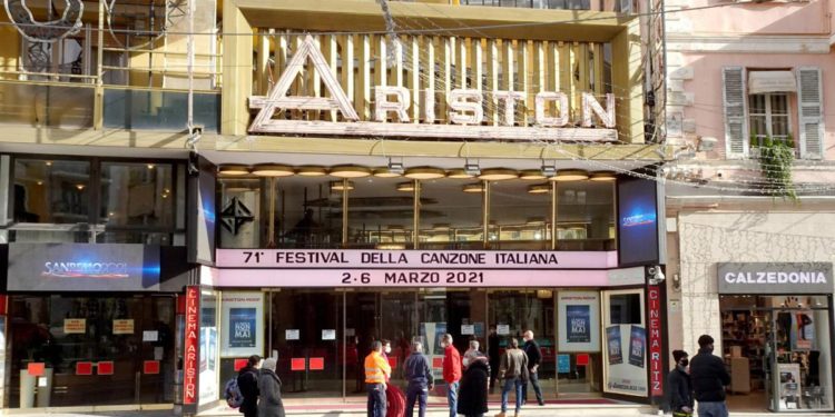 Sanremo 2023, duettanti-ospiti del festival: nel regolamento entra il ‘lodo Jovanotti’