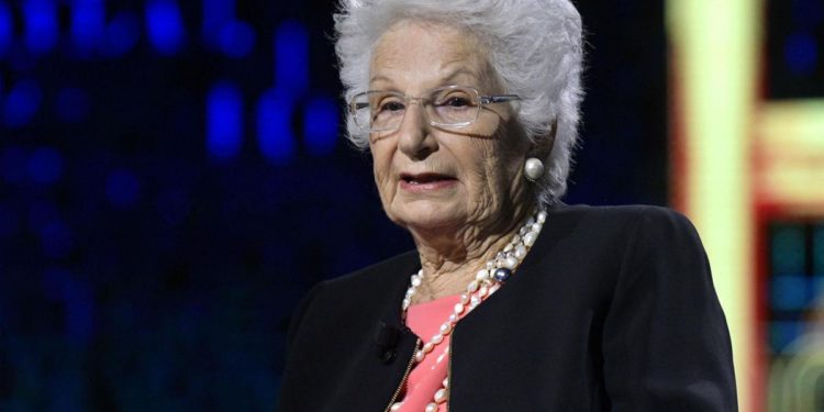 Liliana Segre, 20 persone denunciate per diffamazione