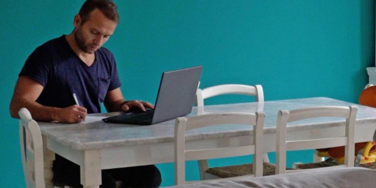 Kraken Covid, Ecdc: “Valutare mascherine e smart working”