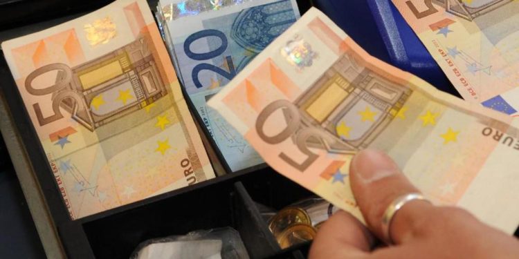Banconote false, 376mila ritirate nel 2022: i tagli più contraffatti 20 e 50 euro