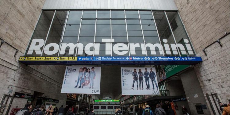 Roma, turista israeliana accoltellata a Termini non conosceva aggressore