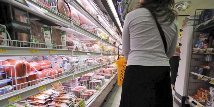 Inflazione in Italia, nel 2022 impennata record da 1985