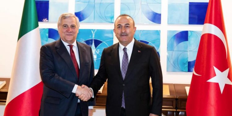 Tajani vede Cavusoglu, focus su migranti e Libia