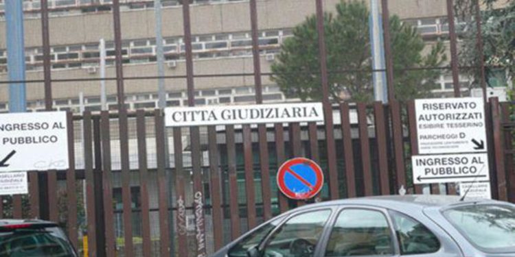 Roma, investe bambini e scappa: 63enne rimesso in libertà