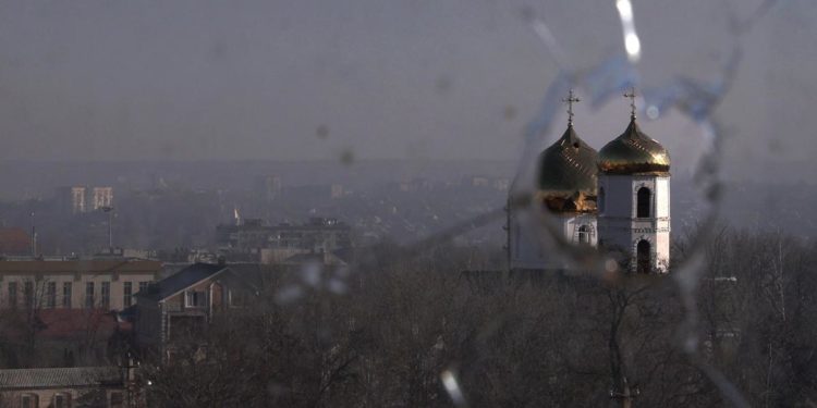 Ucraina, Russia usa missili ipersonici. Zelensky: “Più armi contro terroristi”