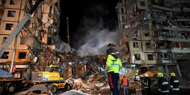 Ucraina, sale a 35 morti bilancio raid Russia su Dnipro