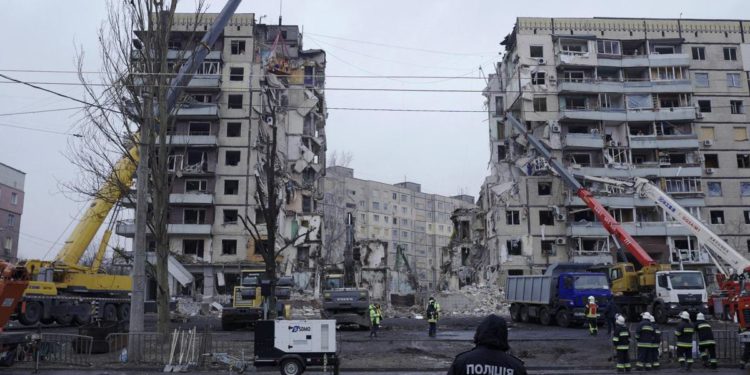 Ucraina, attacco Dnipro: 25 persone ancora disperse