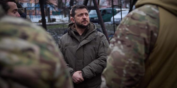 Ucraina, Zelensky: “Su fornitura armi non può esserci alcun tabù”