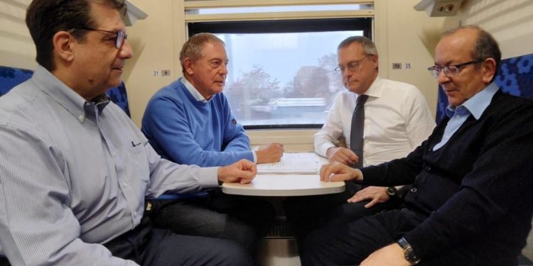 Ucraina, il ministro Urso è a Kiev