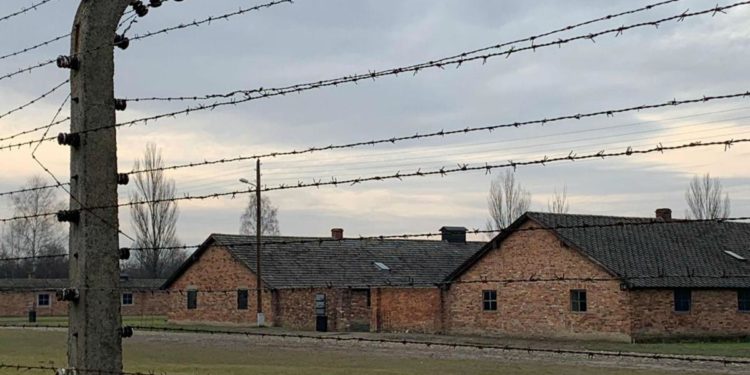 Shoah, Meloni: “Rappresenta l’abisso dell’umanità”
