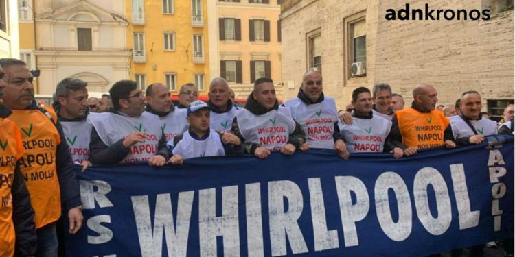 Whirlpool si ‘allea’ con Arcelik per i siti Ue, sindacati in allarme