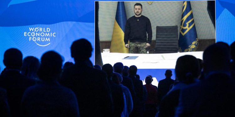 Ucraina, Zelensky: “Putin? Non capisco bene se è vivo”