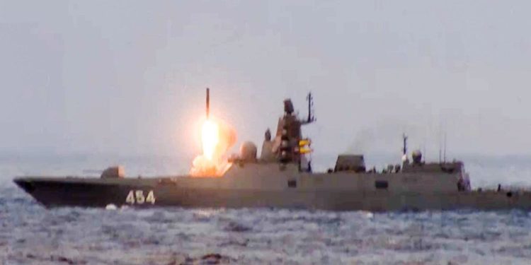 Ucraina, marina Russia testa missile ipersonico Zircon