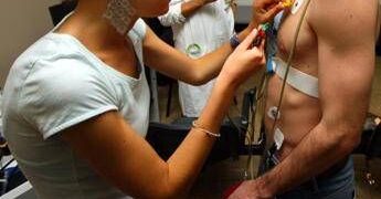 “600 infarti al giorno in Italia”, l’allarme dei cardiologi