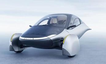 Aptera Launch Edition: l’auto a energia solare