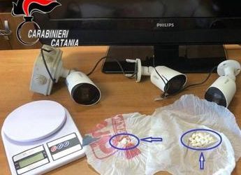 Catania, telecamere ‘a protezione’ della casa: arrestato spacciatore