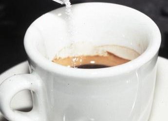 Eritritolo fa male? Lo studio: dolcificante associato a più infarti e ictus