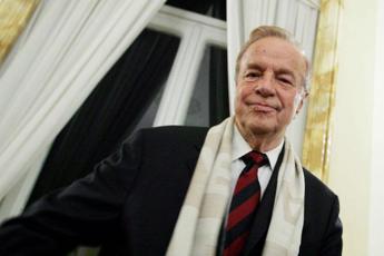 Franco Zeffirelli, annullo filatelico d’argento dell’orafo amico Gerardo Sacco