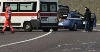 Incidenti, cinque morti sulle strade italiane