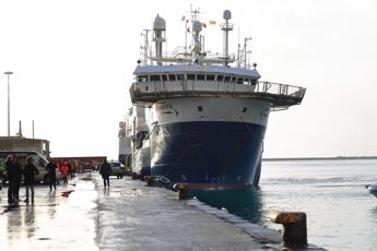 Migranti, Msf: 20 giorni stop e 10mila euro di multa per Geo Barents