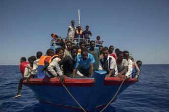 Migranti, sindaco Lampedusa: “E’emergenza umanitaria, stop polemiche e lavorare insieme”