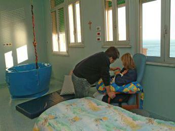 Nasce l’associazione ‘Sole’ per accompagnare le mamme dopo il parto