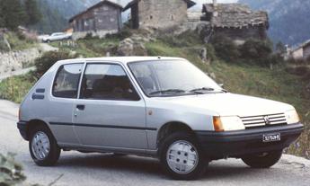 Peugeot 205 compie 40 anni