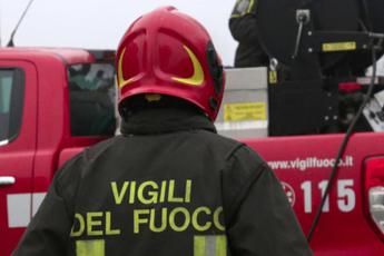 Roma, incendio in appartamento: 4 intossicati tra cui una bimba