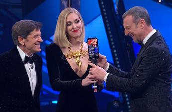 Sanremo 2023, Fiorello show: “Domani dirigenti Rai a casa…”