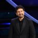 Sanremo 2023, Siani e l’uso eccessivo del telefonino: “Una spigola mi ha chiesto di rifarle la foto”