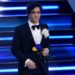 Sanremo 2023, con Tananai sul palco i colori dell’Ucraina