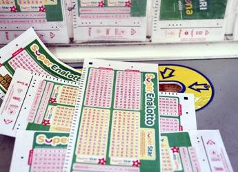 SuperEnalotto, centrato il ‘6’ da record da oltre 371 milioni di euro