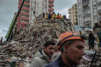Terremoto Turchia, bilancio sale a 43.556 morti