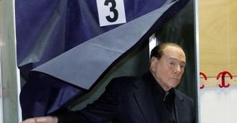 Ucraina, Berlusconi: “Da premier non avrei mai parlato con Zelensky”