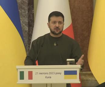 Ucraina, Zelensky: “Berlusconi? Nessuno gli ha mai bombardato casa”