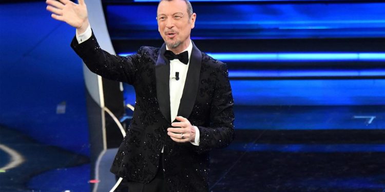 Sanremo 2023, Amadeus: “Se mi mandano via, vado. Tutti sono esonerabili”