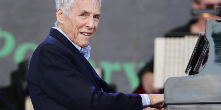 E’ morto Burt Bacharach, il gigante della musica aveva 94 anni