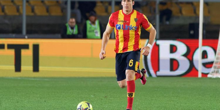 Cremonese-Lecce 0-2, gol di Baschirotto e Strefezza