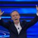Sanremo 2023 al via, ovazione per Mattarella e Benigni-show