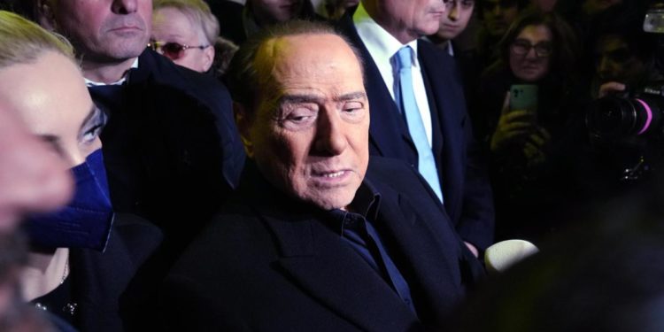 Ucraina, caso Zelensky contro Berlusconi agita maggioranza