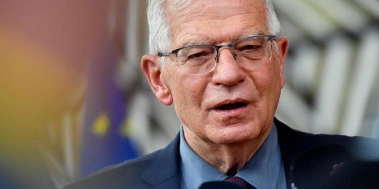 Ucraina, appello di Borrell: “Mancano munizioni a Kiev, risolvere subito il problema”