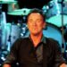 Bruce Springsteen lancia la chitarra e colpisce un tecnico in testa – Video