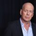 Bruce Willis malato, soffre di demenza frontotemporale: “Non c’è cura”