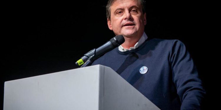 Terzo Polo, Calenda presenta road map per partito unico entro l’autunno