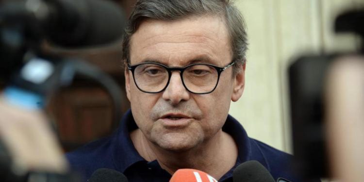 Calenda e Meloni “semifascista”: “Era una battuta”