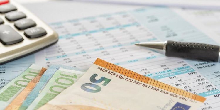 Caro conto corrente, 4 milioni di italiani cambiano banca per gli aumenti